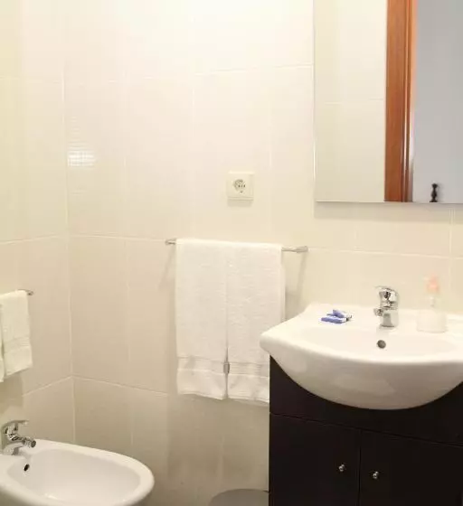 اتاق کلاسیک خانوادگی, Almada Guest House