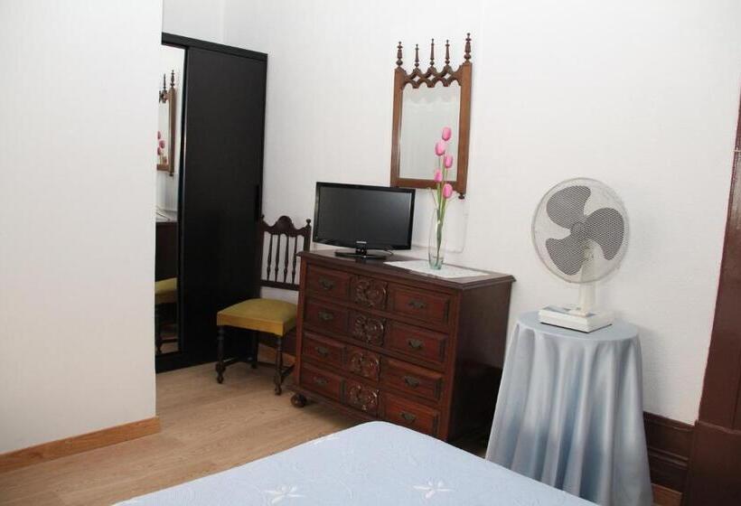 اتاق کلاسیک خانوادگی, Almada Guest House