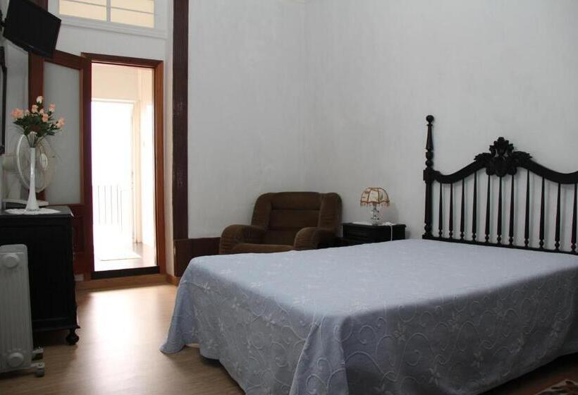 اتاق استاندارد با بالکن, Almada Guest House