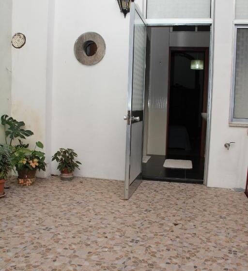 اتاق استاندارد با بالکن, Almada Guest House