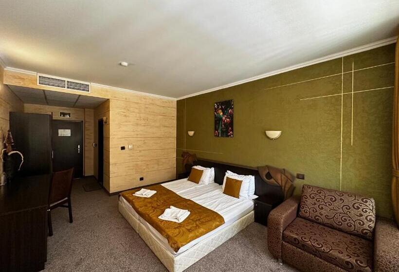 Номер Стандарт с Балконом, Art Hotel Babylon