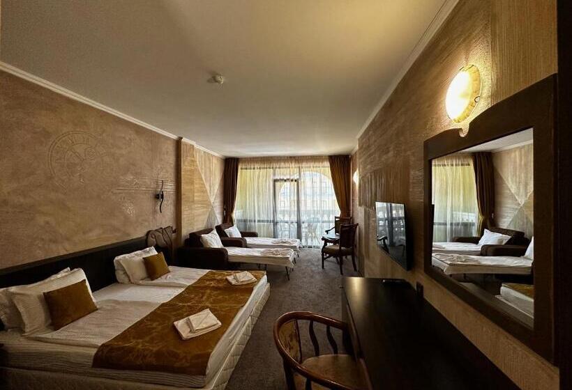 Номер Superior с Балконом, Art Hotel Babylon