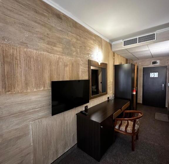 Номер Superior с Балконом, Art Hotel Babylon