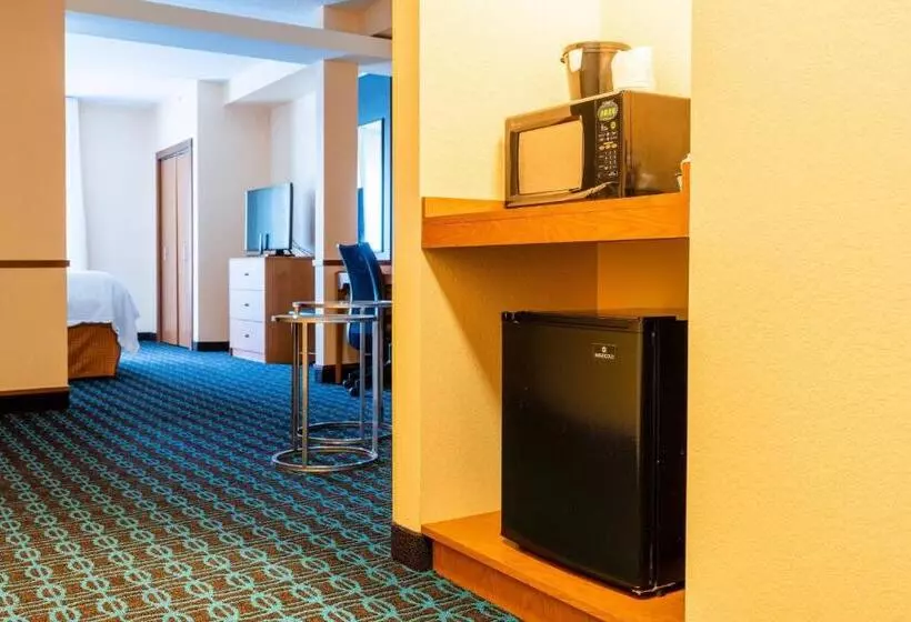 キングサイドベッドのスタンダードワンルーム, Fairfield Inn & Suites Bedford