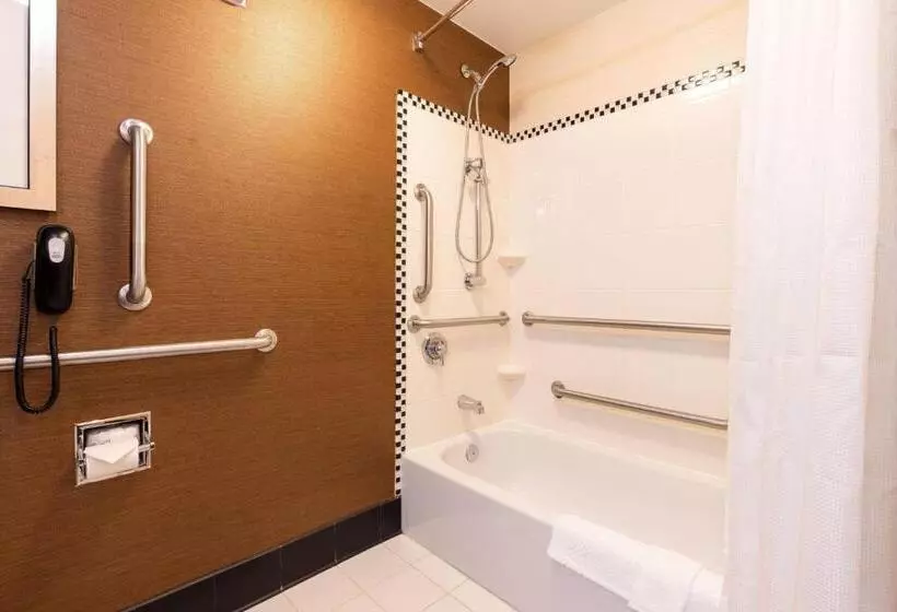 クイーンベッドのスタンダードスタジオ, Fairfield Inn & Suites Bedford