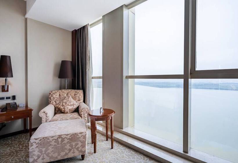 스탠다드 룸 더블 침대, Crowne Plaza Zhenjiang, An Ihg