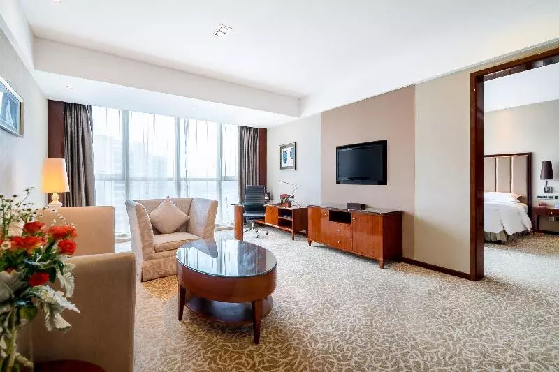 キングサイズベッドのスイートルーム, Crowne Plaza Zhenjiang, An Ihg