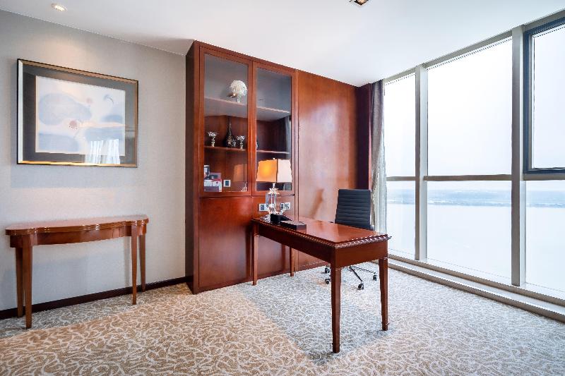 스위트 킹사이즈 침대, Crowne Plaza Zhenjiang, An Ihg