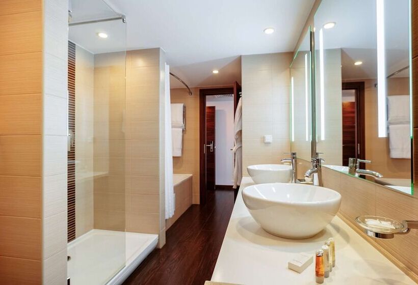 חדר משפחתי, Hilton Garden Inn Krasnodar