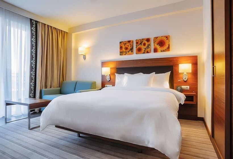 חדר משפחתי, Hilton Garden Inn Krasnodar