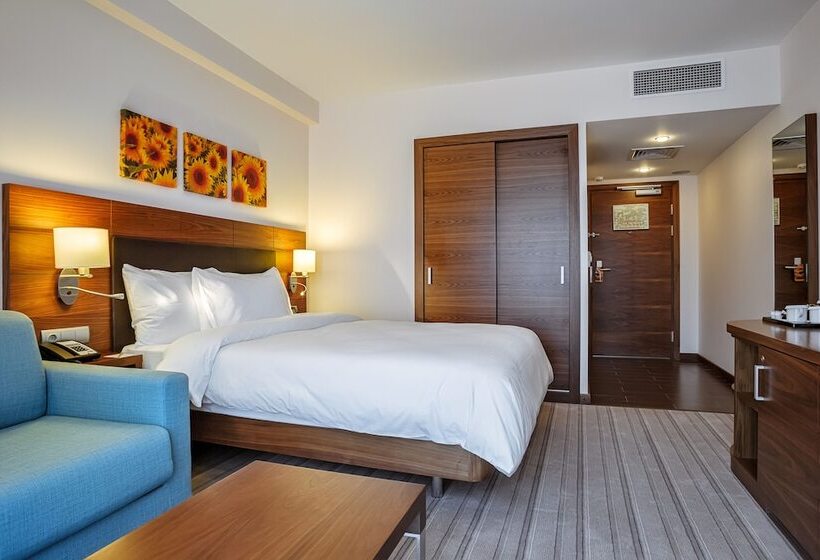 חדר משפחתי, Hilton Garden Inn Krasnodar