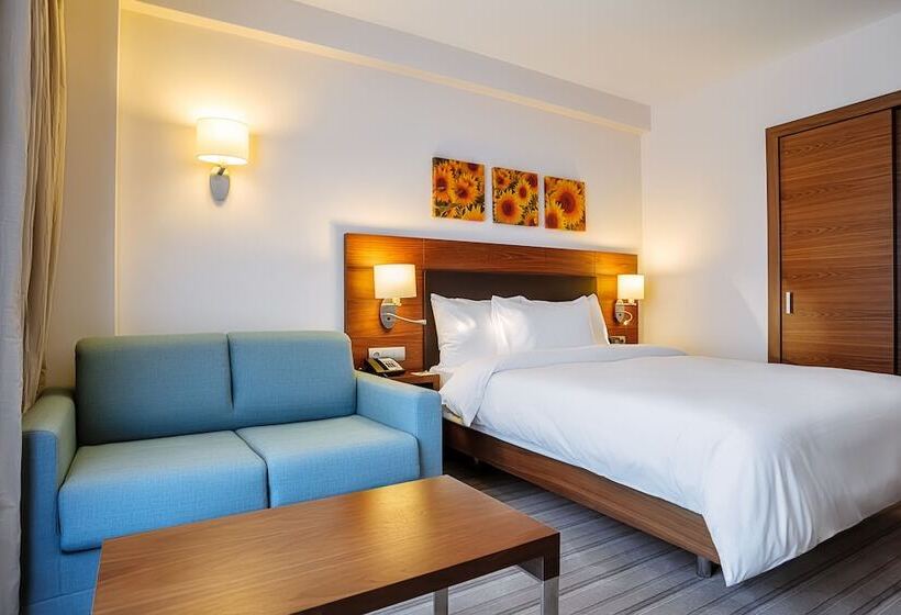 חדר משפחתי, Hilton Garden Inn Krasnodar