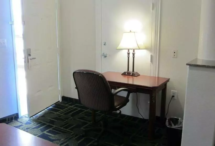 キングサイズベッドのスタンダードルーム, Regency Inn