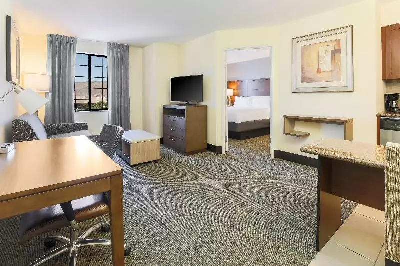 キングサイズベッドのスイートルーム, Staybridge Suites Reno Nevada, An Ihg