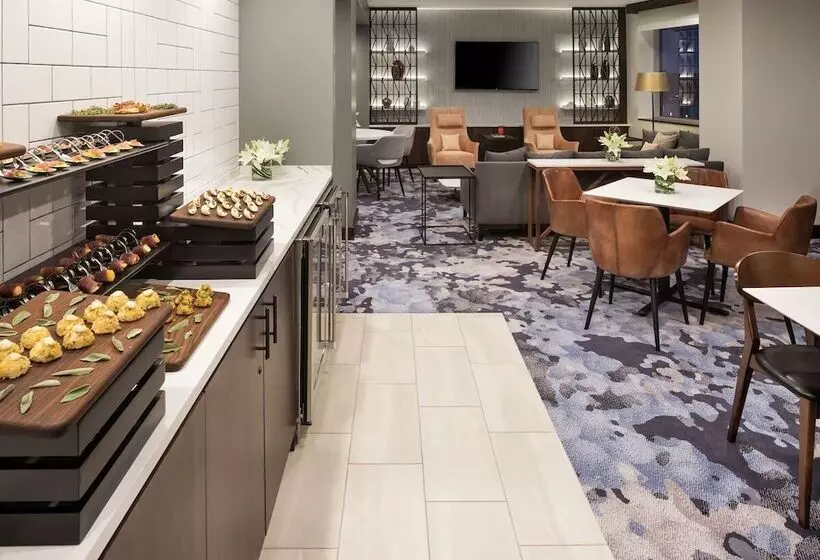 クラブスイート, The Westin Edina Galleria