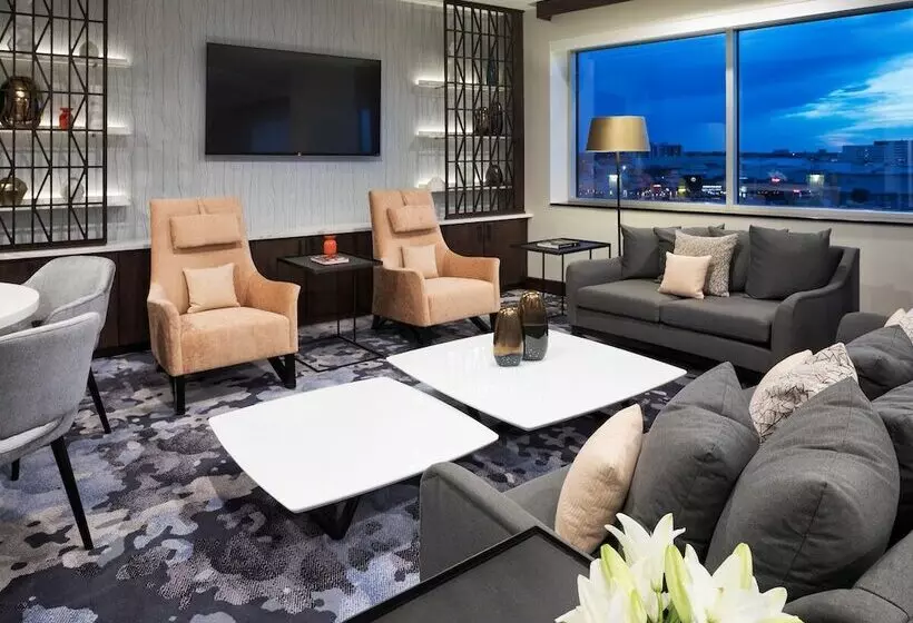 クラブスイート, The Westin Edina Galleria
