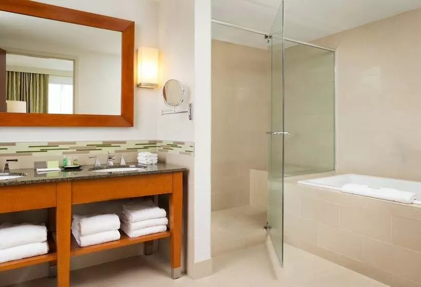 クラブスイート, The Westin Edina Galleria