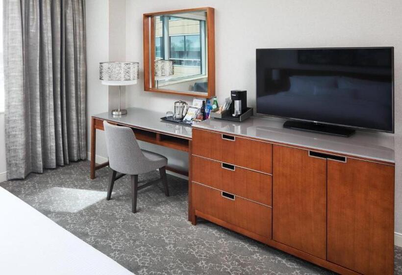 Номер Клуб Кровать Кинг, The Westin Edina Galleria