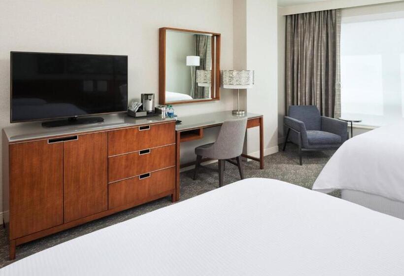 חדר קלאב, The Westin Edina Galleria