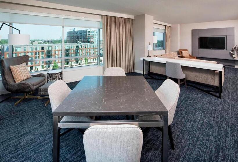 סוויטת אקזקיוטיב, עם מיטת קינג, The Westin Edina Galleria