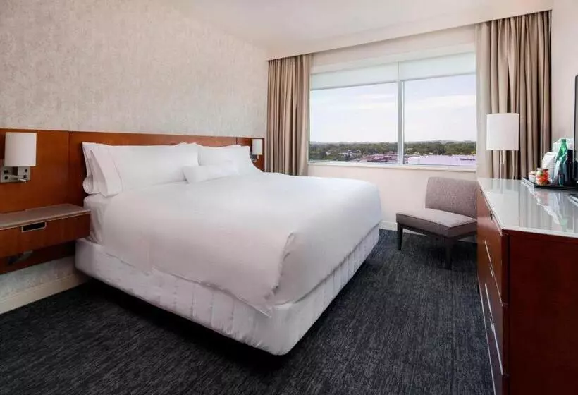 クラブスイート, The Westin Edina Galleria