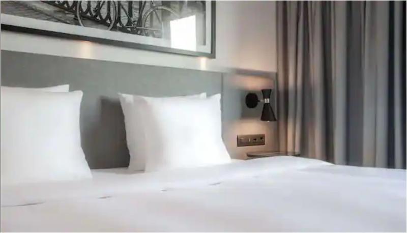 سوییت جونیور, Radisson Hotel Nola Naples