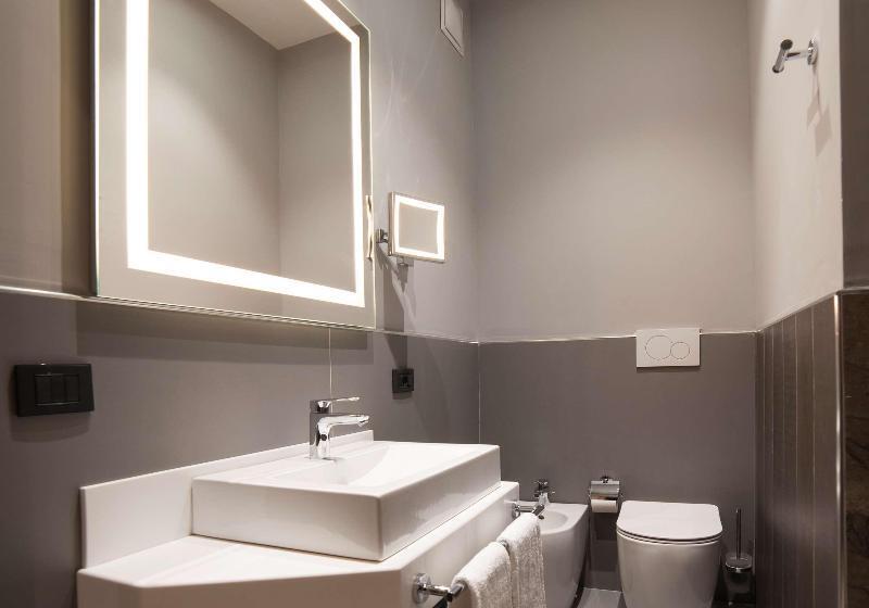 اتاق استاندارد, Radisson Hotel Nola Naples