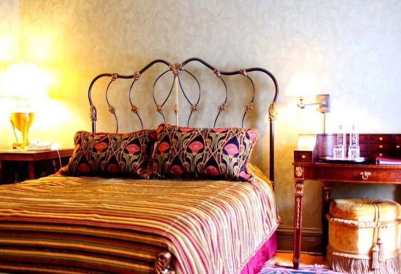 Номер Deluxe, Beaumont Hotel And Spa   Adults Only
