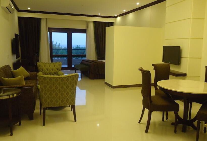 سوئیت رویال, Dreamworld Resort, Hotel & Golf Course