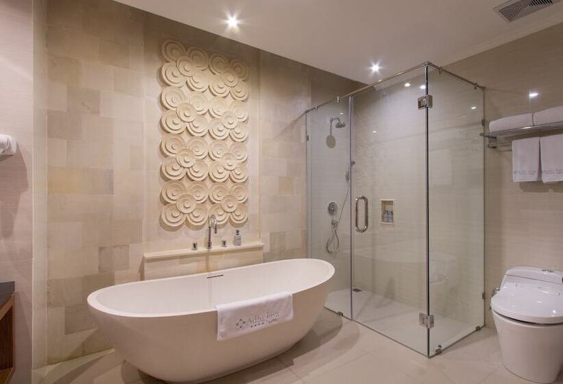 חדר פרמיום, Adhi Jaya