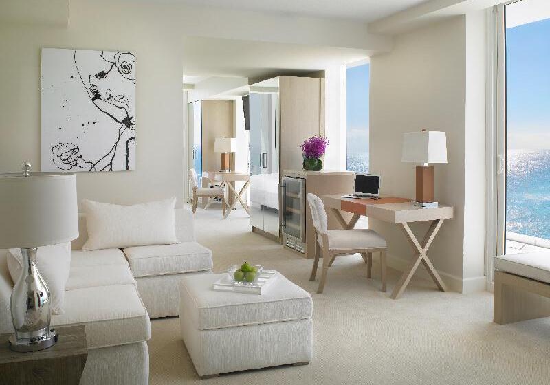 غرفة قياسية سرير كينج, Aloft Green Bay