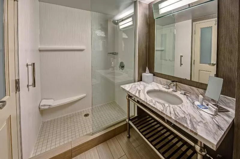 キングサイズベッドのスタンダードルーム, Courtyard By Marriott Dulles Airport Herndon