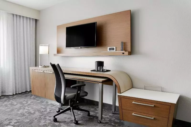 キングサイズベッドのスタンダードルーム, Courtyard By Marriott Dulles Airport Herndon