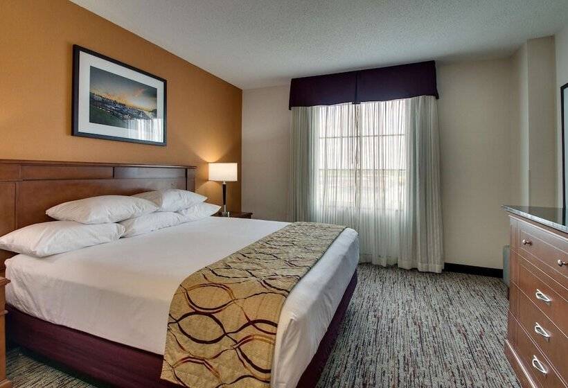 Люкс, Drury Inn & Suites Charlotte Northlake