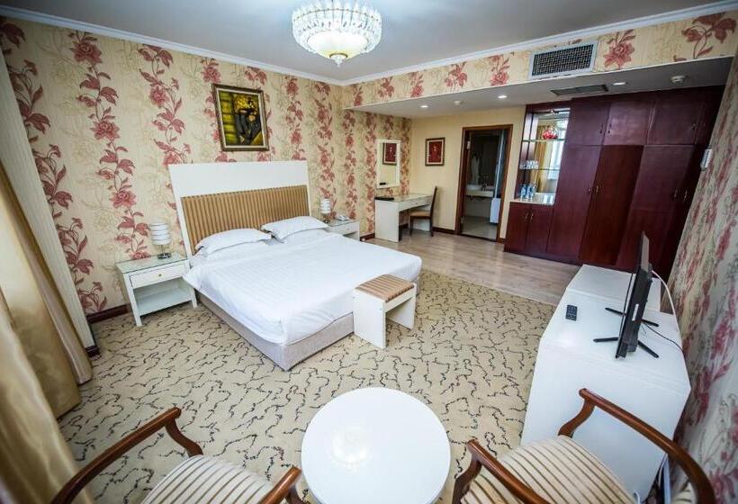 سوییت جونیور, G Empire