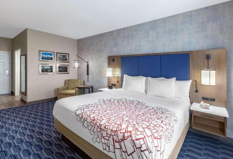 标准间带阳台, La Quinta By Wyndham Houston Channelview