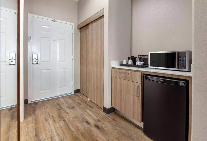 キングサイズベッドのデラックスルーム, La Quinta By Wyndham Houston Channelview