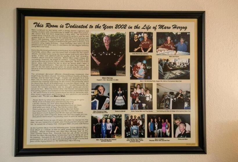 غرفة قياسية سرير كينج لذوى الإحتياجات الخاصة, Marv Herzog