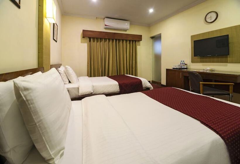 اتاق لوکس, One The Mall Lahore