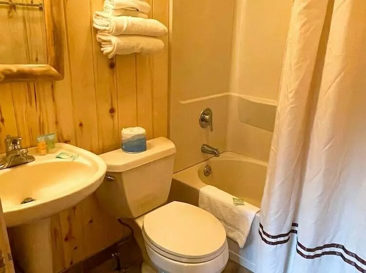 スイート, Spirit Lake Lodge