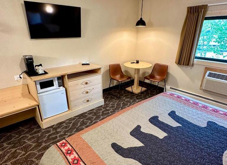 חדר סטנדרט עם מיטת קינג, Spirit Lake Lodge