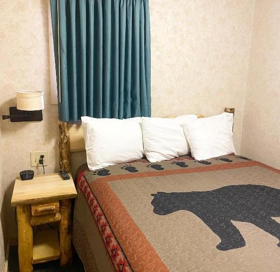 جناح, Spirit Lake Lodge