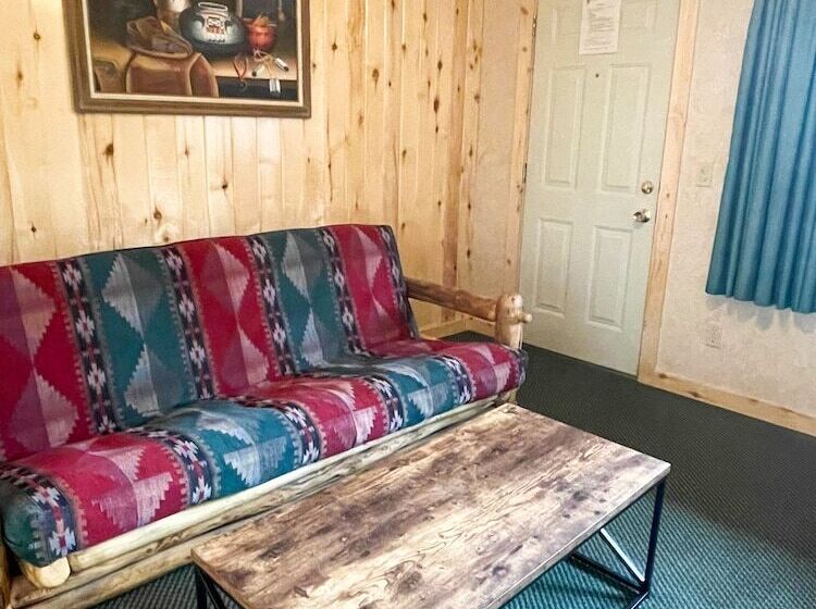 Люкс, Spirit Lake Lodge