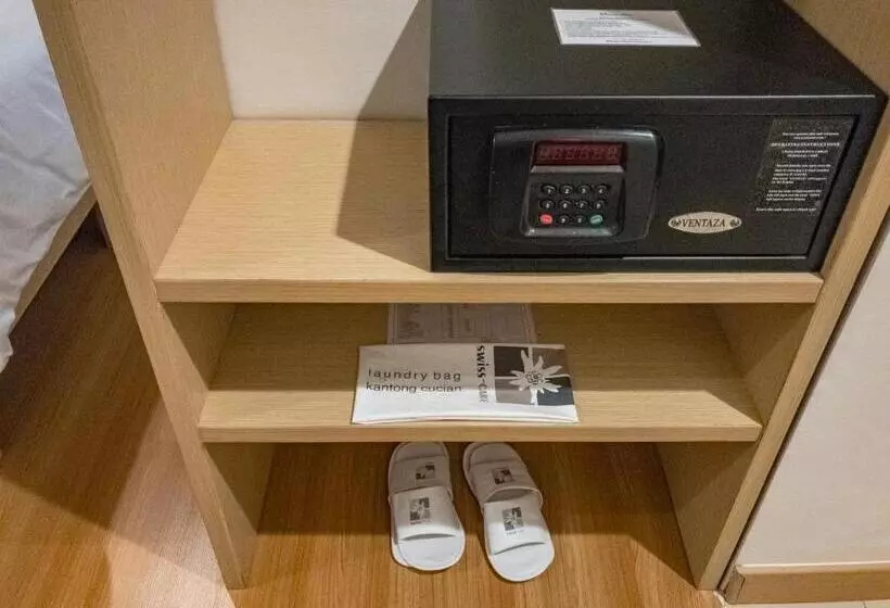デラックスルーム, Swiss Belinn Panakkukang