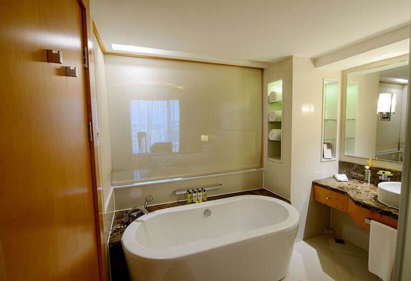 اتاق سوپریور, Lagos Continental