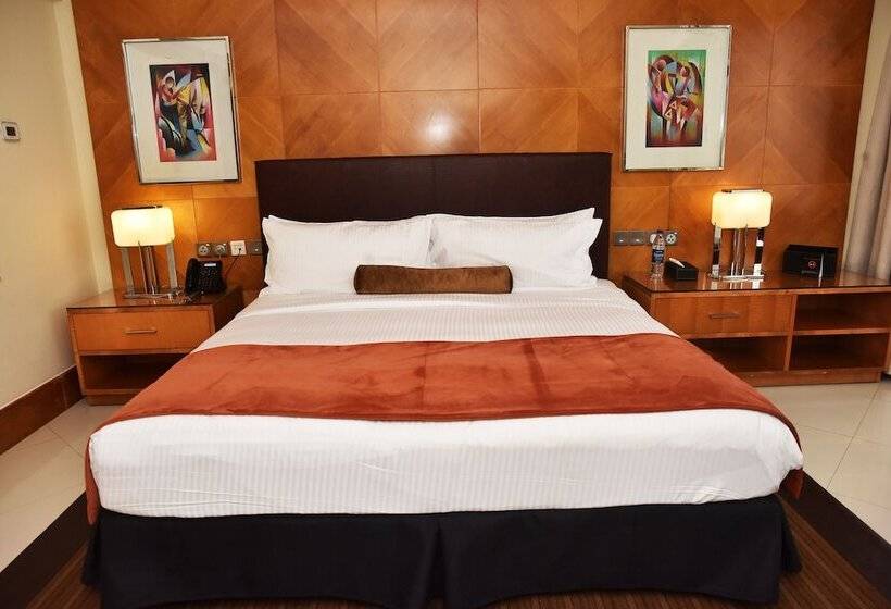 اتاق سوپریور, Lagos Continental