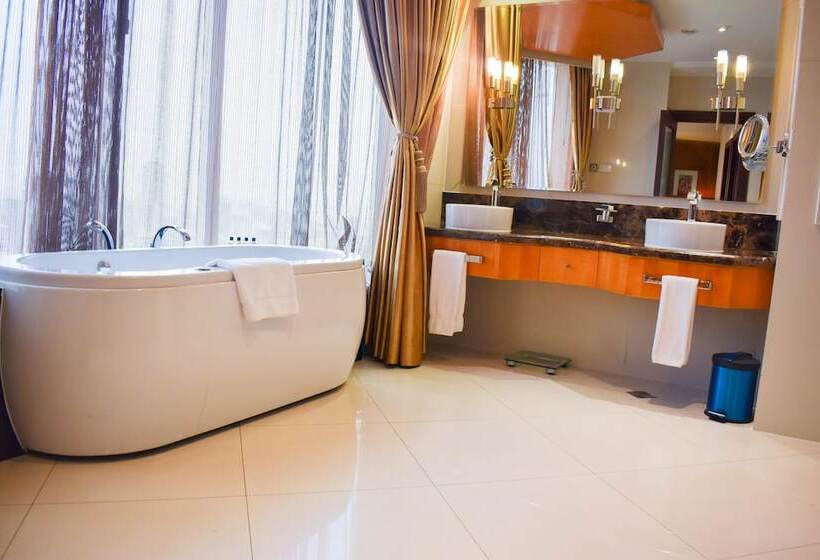 اتاق کلاب, Lagos Continental