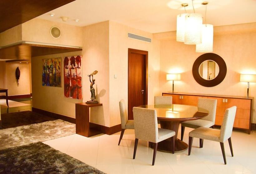 اتاق کلاب, Lagos Continental