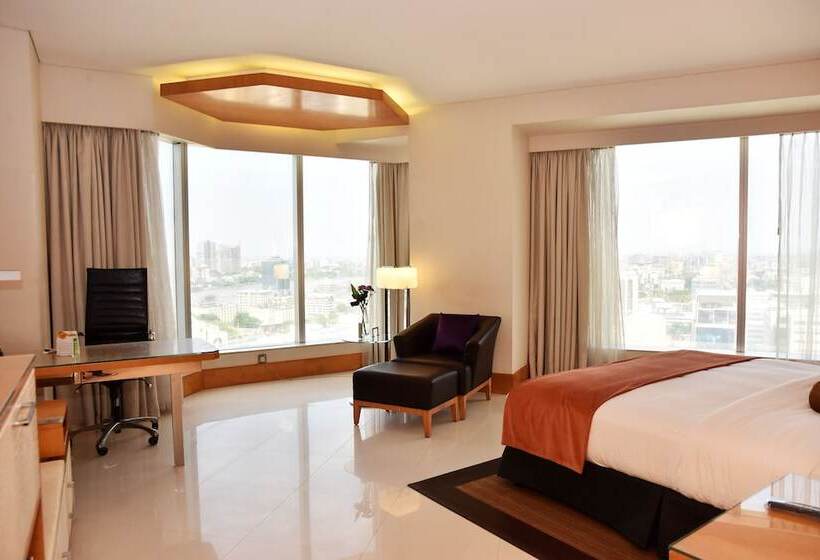 اتاق کلاب, Lagos Continental