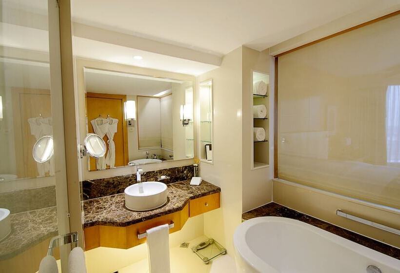 اتاق اجرایی, Lagos Continental